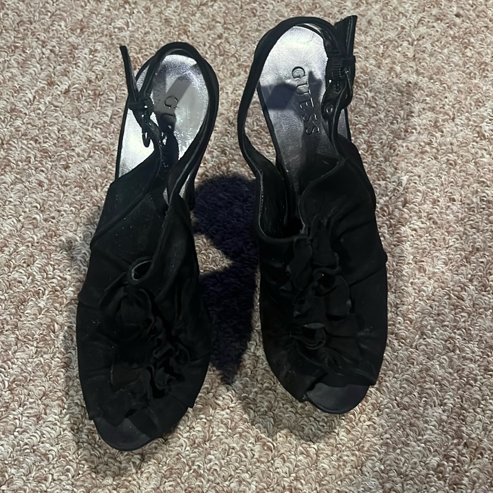 Guess women’s black velvet heels. Size 7.